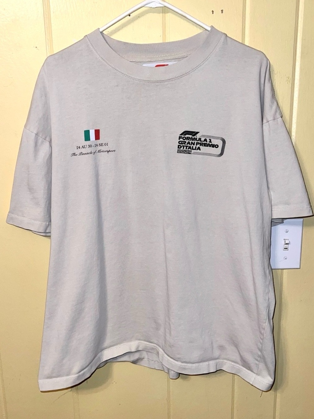 Formula 1 x PacSun Monza Italy Cream Graphic Crew Short Sleeve Shirt Size XL - Picture 3 of 7